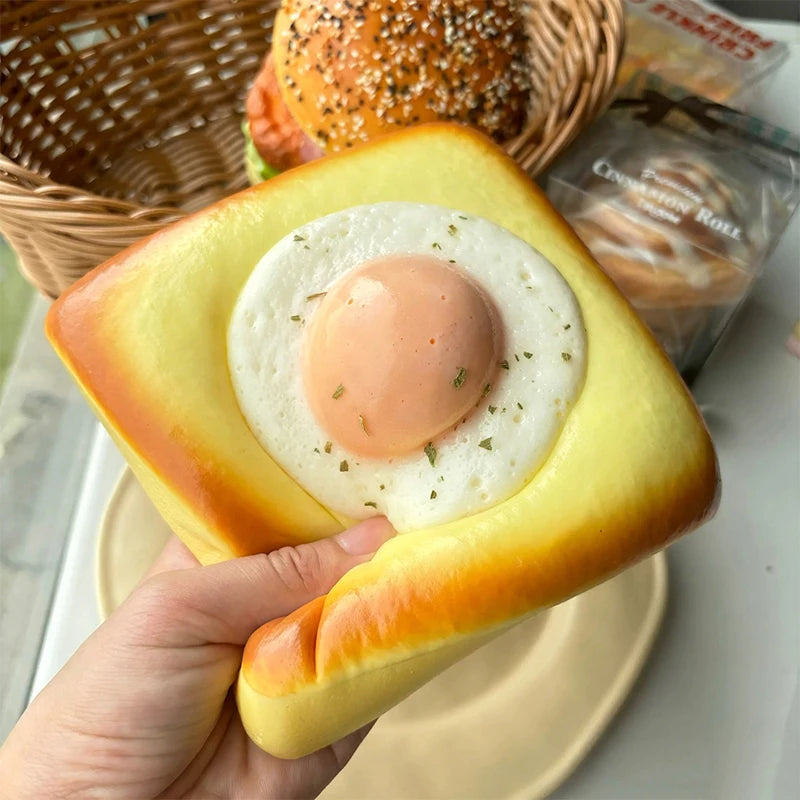 🍳 Toast Egg Squishy – Le toast anti-stress