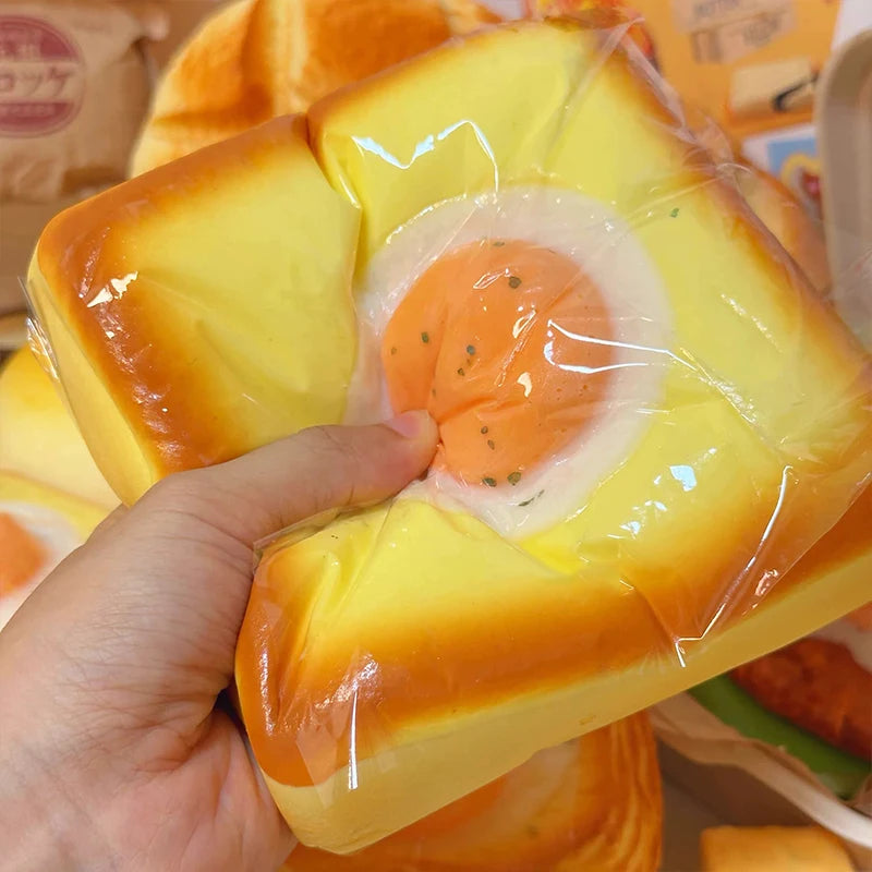 🍳 Toast Egg Squishy – Le toast anti-stress