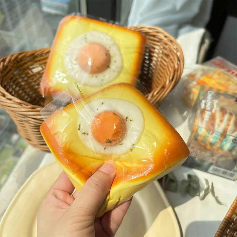 🍳 Toast Egg Squishy – Le toast anti-stress