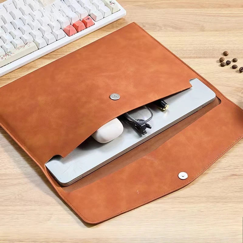 Pochette Executive Alma™ – Camel Élégance